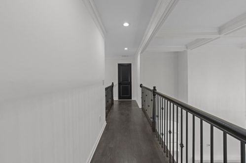 695 Highland Oaks Dr, Atlanta GA  30331-9210 exterior