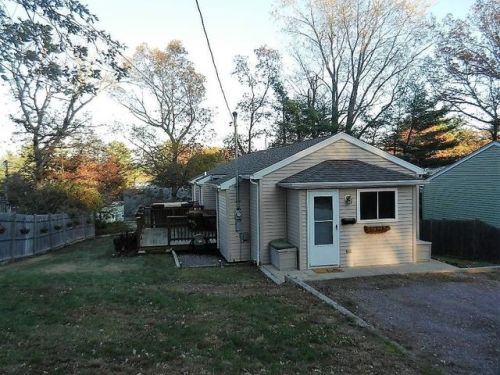 10 Sunset Ave, Coventry, RI 02816-4354