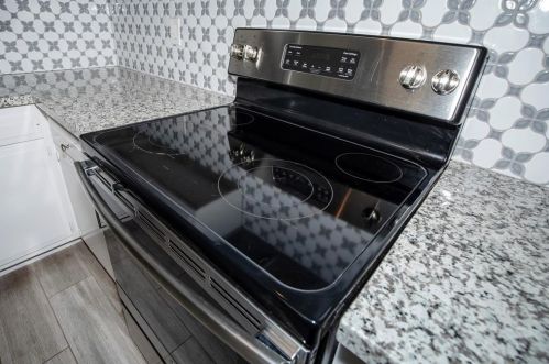 2212 Mockingbird Ln, Morgans Point TX 77571-2542 exterior