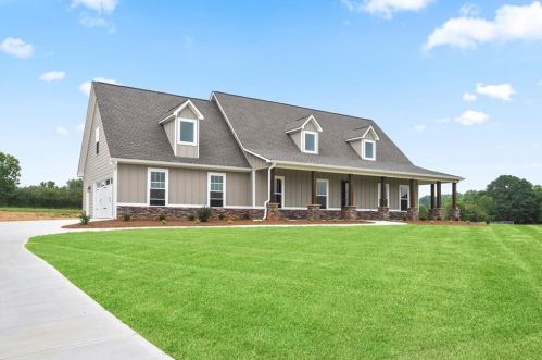 2460 Cross Plains Hulett Rd, Carrollton, GA 30116-6605