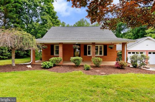 21 Snellings Ln, Fredericksburg, VA 22406-5520