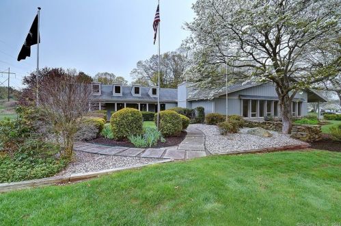 845 Glacier Way, Southington CT  06489-3485 exterior
