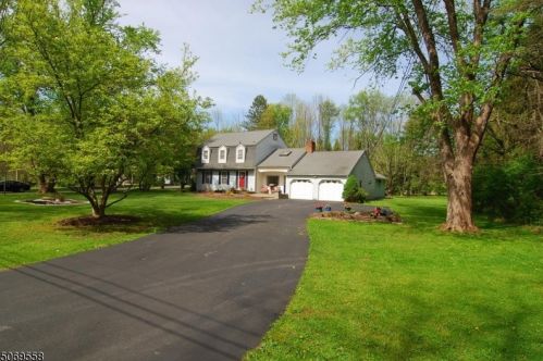 68 South St, Andover, NJ 07821-5503
