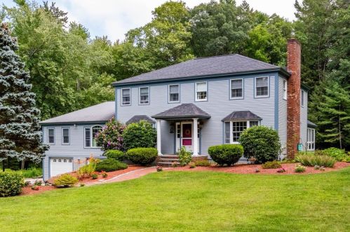 6 Acropolis Ave, Londonderry, NH 03053-3242