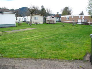 1050 Central Ave, Sutherlin OR  97479-9477 exterior