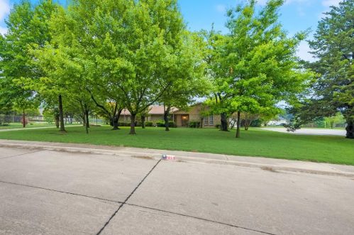 206 Tucson Dr, Duncanville, TX 75116-4222