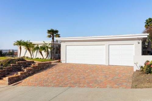 18111 Green Meadow Dr, Van Nuys, CA 91316-4426