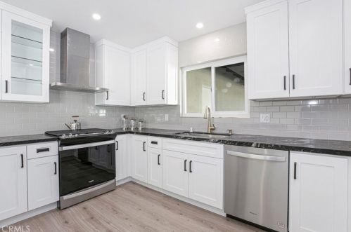 3579 Pontiac St, Glendale CA  91214-1822 exterior