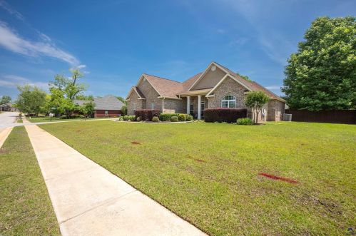 200 Stacy Ln, Warner Robins, GA 31088-1175