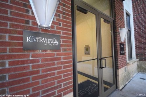 5406 City Pl, Edgewater NJ  07020-3171 exterior
