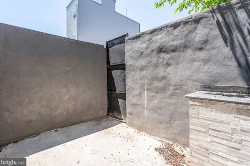 2236 Hancock St, Philadelphia PA  19133-3719 exterior