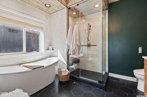 7994 Springshire Dr, Park City UT 84098-5396 exterior