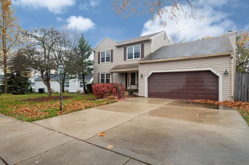 18 Ascot Ln, Streamwood, IL 60107-6618