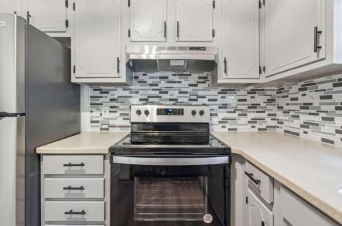 74 Montre Sq, Atlanta GA  30327-4044 exterior