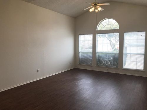 4024 Periwinkle Dr, Fort Worth TX  76137-1081 exterior
