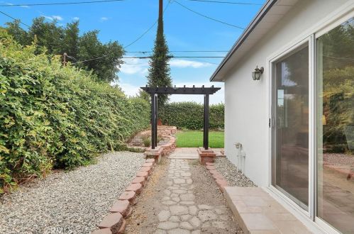 1527 Palais Rd, Anaheim CA  92802-2104 exterior