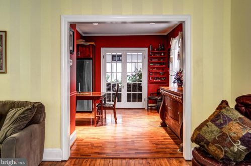 41 Friends Ave, Haddonfield NJ 08033-1500 exterior