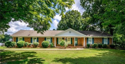 4401 Brookhaven Dr, Greensboro, NC 27406-9301