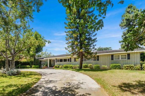 701 Anoakia Ln, Arcadia, CA 91006-2018