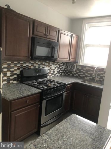 1516 Clearview St, Philadelphia PA  19141-2304 exterior