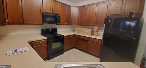 635 Timberlake Dr, Trenton NJ  08618-1473 exterior