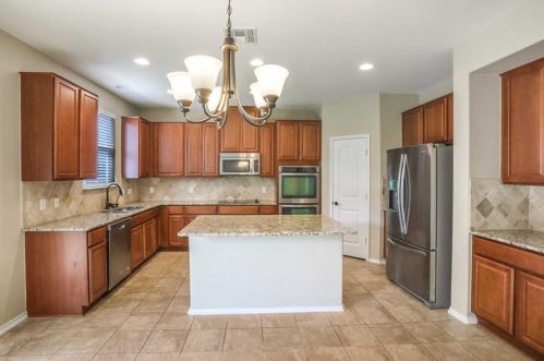 942 Apricot Dr, Uhland TX  78640-6415 exterior