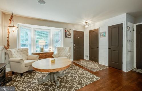 806 Bellview Ct, Leesburg, VA 20176-4933