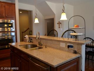 228 Parkview Ave, Gaithersburg MD  20878-4042 exterior