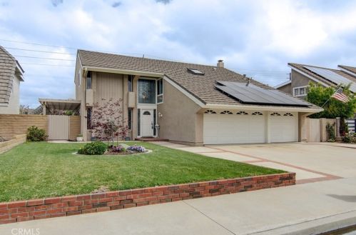 8541 Wave Cir, Huntington Beach, CA 92646-2118