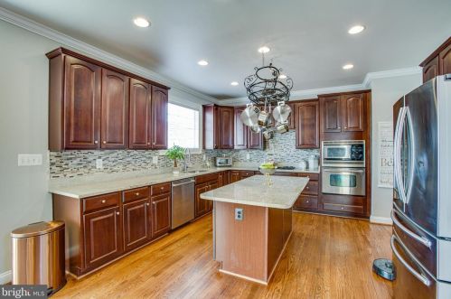 16447 Regatta Ln, Woodbridge, VA 22191-6368
