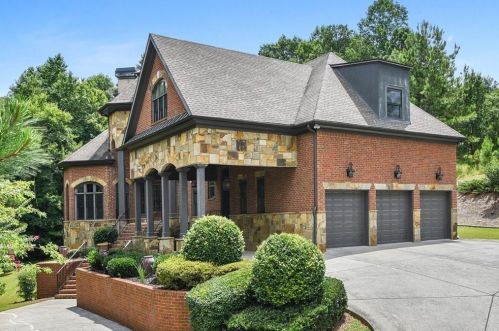 501 Brendlynn Ct, Suwanee, GA 30024-7557