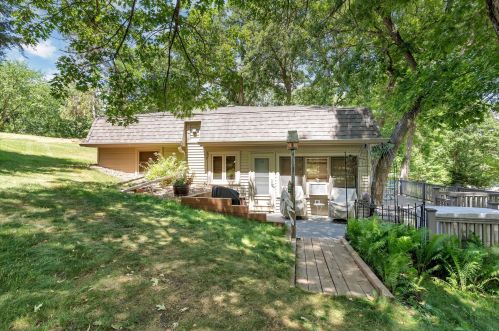 21039 Elkview Cir, Richmond, MN 56368-8331