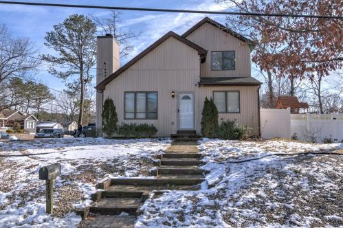 721 Weehawken Ave, Lacey, NJ 08731-1346