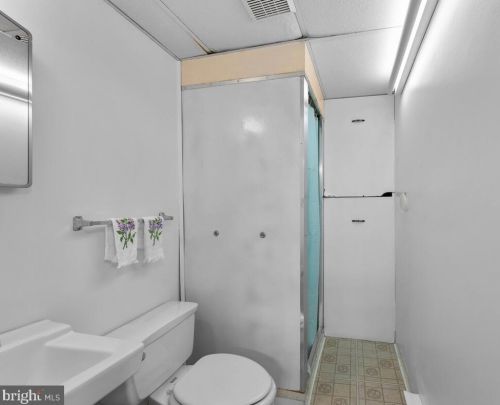 1504 Gridley Ln, Silver Spring MD 20902-3851 exterior