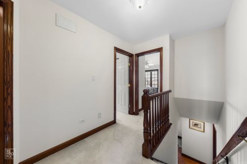 6972 Fieldstone Dr, Willowbrook IL  60527-6969 exterior