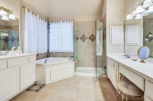 8109 Mountain Spring Dr, Fort Worth TX  76180-0204 exterior