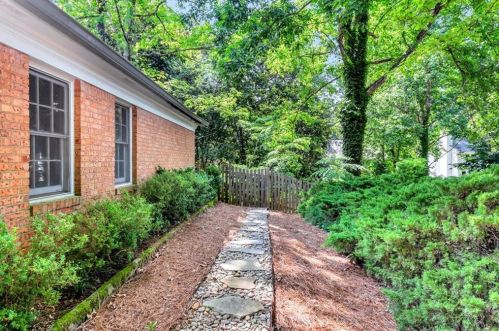 510 Calaveras Dr, Atlanta GA  30350-4002 exterior