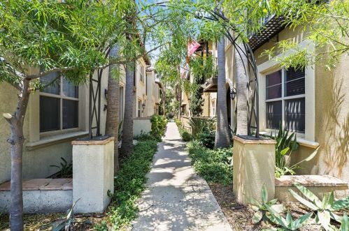 526 Casita St, Anaheim, CA 92805-4748