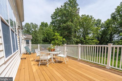 41 Pony Ln, Flemington, NJ 08822-3440