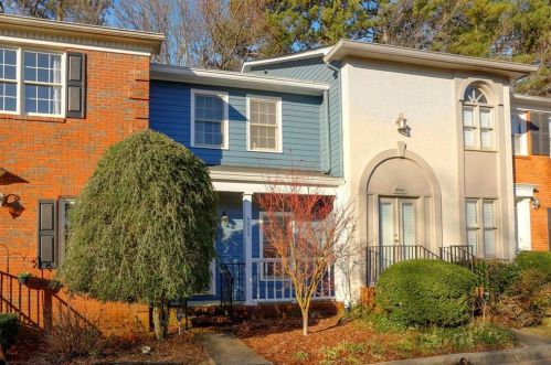 4042 Elm St, Atlanta, GA 30341-1654