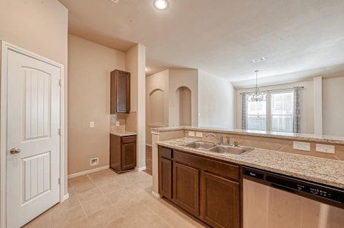 2514 Amy Lee Dr, Conroe TX  77304-5003 exterior