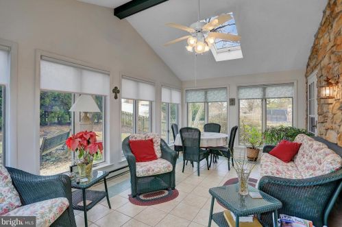 966 Mccosh St, Hanover PA 17331-1833 exterior