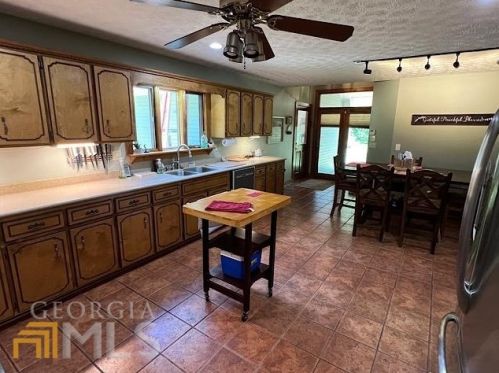 2276 Lakecrest Dr, Mayfield GA  31087-4558 exterior