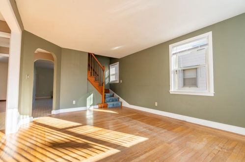 95 Rome Ave, Providence, RI 02904-4528