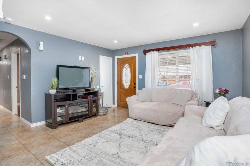 790 Cragmore St, Denver, CO 80221-3573
