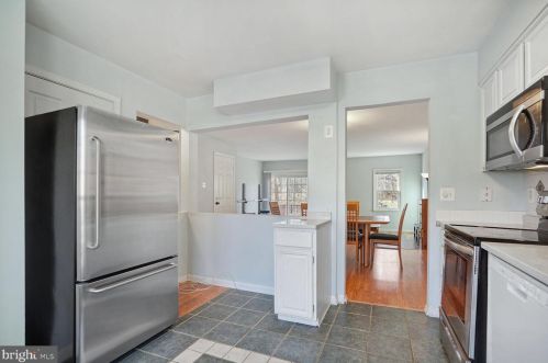 11378 Cromwell Ct, Woodbridge VA  22192-1118 exterior