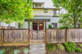 2005 Main St, Seattle, WA 98144-2207