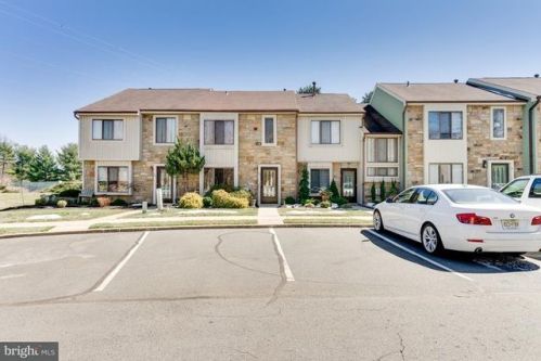 22 Topaz Ln, Trenton, NJ 08690-3612