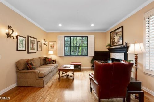2036 Montecito Dr, Glendale CA  91208-1824 exterior