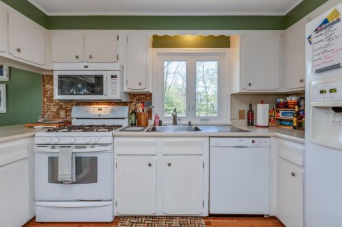 70 White Rock Hill Rd, Concord, NH 03304-4224